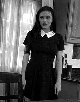 Teen Skirt Flashing No Panties'