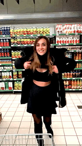 Big-Tittied Amateur Goes Wild in Public'