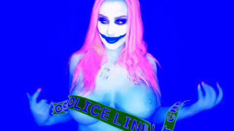 Dumb Blonde Bimbo Flashes Her Massive Rack picture 1 of 1