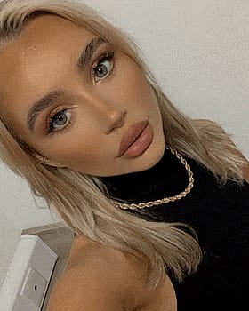 Blonde Babe Strokin' That Thick Dick'