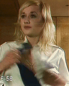Blonde Bombshell Bares All'
