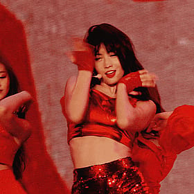 Sexy Asian Bombshell Gets Jiggy With It'