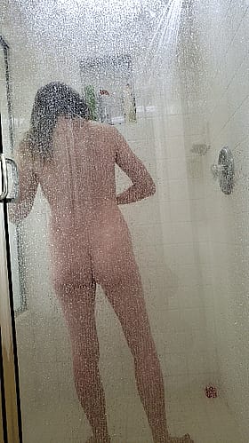 Peeping on My Thicc Wife in the Shower'