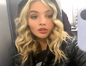 Celeb Bombshell Pops Her Mouth For You'
