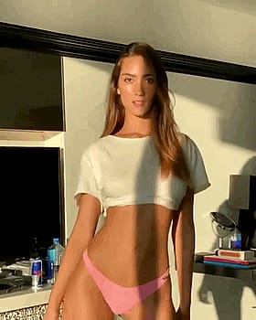 Priscilla Ricart's Juicy Backside Show'