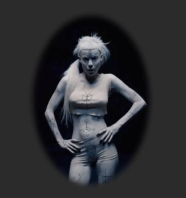 Yolandi Gettin' That Backstage Train picture 1 of 1