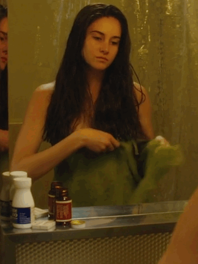Fuck, That's Shailene Woodley Getting Her Fap On! picture 1 of 1