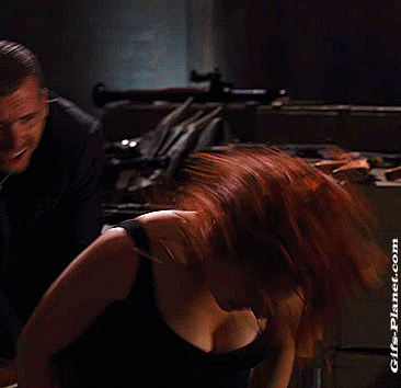 ScarJo's Bombshell Rack Jiggle In Epic GIF picture 1 of 1