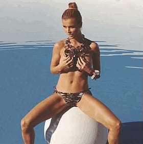 Joanna Krupa Gets Her Sweet Spot Devoured - Face-Sitting & Leg-Shaking Pleasure!'