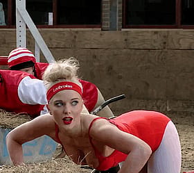 British Soap Star Helen Flanagan Gets Her Pussy Ate - That's Some Wet UK Cunnilingus!'