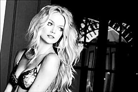 Victoria's Secret Babe Lindsay Ellingson Gets Sweet Pussy Licked – Taste That!'
