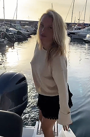 Braless Bounce Day with a Blonde Bombshell picture 1 of 1