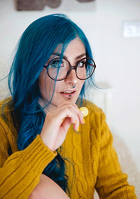 Thicc Goth Chick's Massive Racks Jiggle on Repeat'