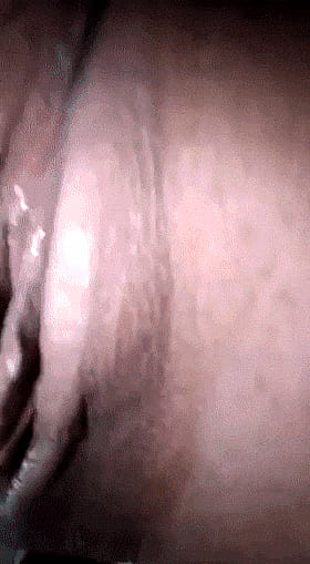 Young thing gone wild: amateur fingers her wet slit in close-up masturbation loop'