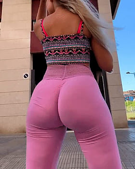 Pink Booty Babe's Non-Nude Booty Shot'