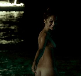 Celebrity Hot Babe Flashes Her Ass in the Water'