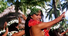 Tahitian Sideboob Celebrity: A Sizzling Sensation'