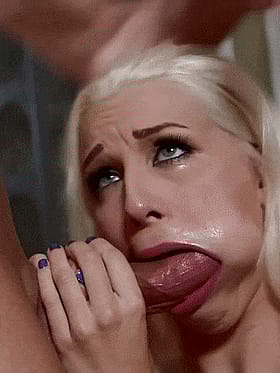 Blonde Amateur Giving Amazing Blowjob'