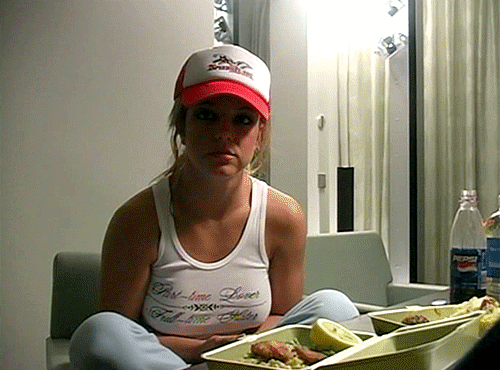 Juicy Celebrity Feasts on Sweet Delights picture 1 of 1