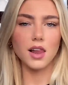 Sultry Blonde Tease'