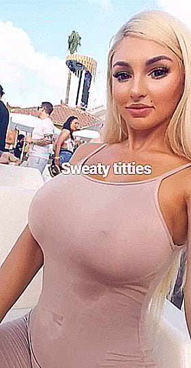 Iryna Ivanova Teasing Her Juicy Curves'