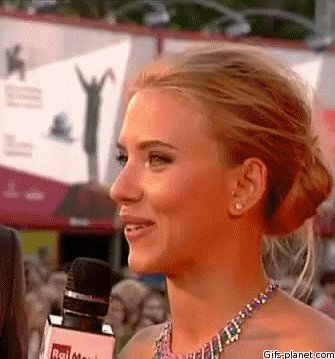 Scarlett Johansson Teasing Her Juicy Curves picture 1 of 1