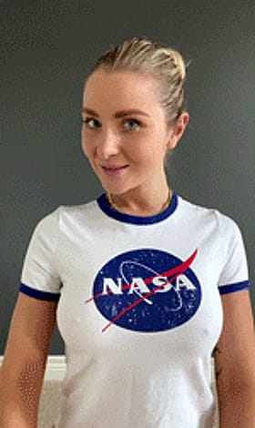 Blonde Bombshell Ready for Takeoff'
