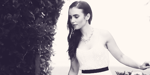 Lily Collins - British Beauty Teasing Her Gorgeous Curves picture 1 of 1