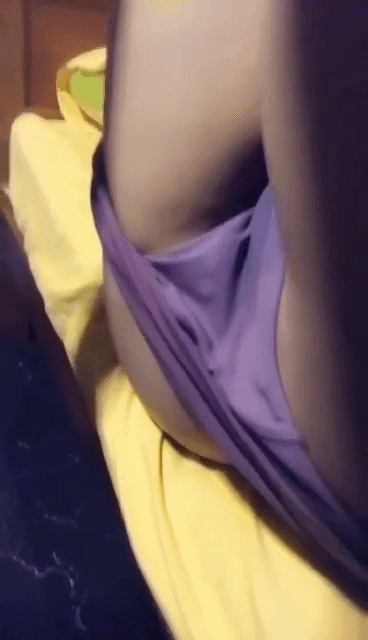 Juicy Pussy Tease picture 1 of 1