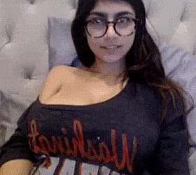 Horny & Playful Titty Tease'