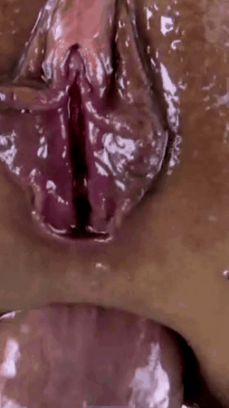 Juicy oiled-up lips begging for attention picture 1 of 1