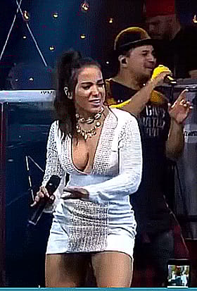 Anitta's Sizzling Latin Moves'
