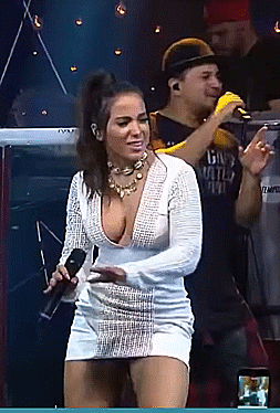 Anitta's Sizzling Latin Moves picture 1 of 1