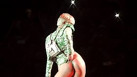 Miley Cyrus Thicc Booty Clappin''