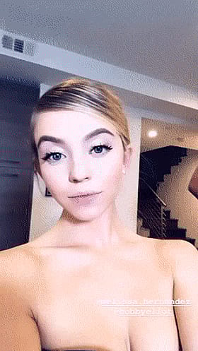 Sydney Sweeney's Juicy Curves Tease Hard'