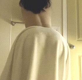 Sizzling Brunette Teases Her Luscious Ass in Amateur Gif'
