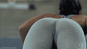 Jen Selter's Yoga Booty Tease'