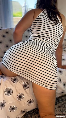 A milf you can enter from behind A milf you can enter from behind