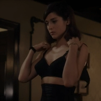Lizzy Caplan's Hot & Steamy Cunnilingus Feast picture 1 of 1