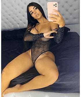 Curvy Queen @ilovemahti Shaking That Big Booty'