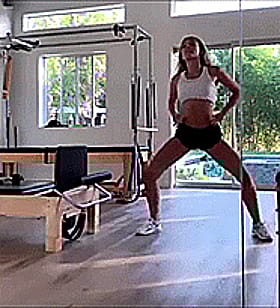 Miley Cyrus Thick Booty Shake'