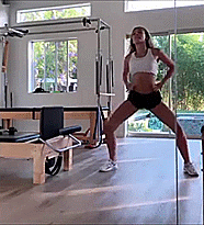 Miley Cyrus Thick Booty Shake picture 1 of 1