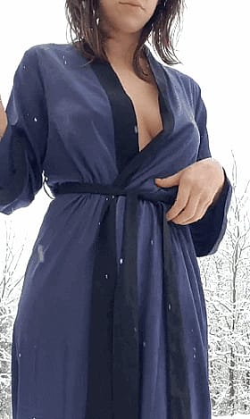 Robe Slips Open Revealing Juicy Curves'