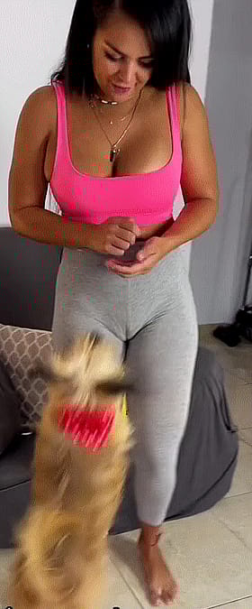 Betsy Perdomo's Juicy Cameltoe Tease'