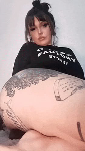 Dildo Delight: Amateur Babe Plays With Her Pussy'