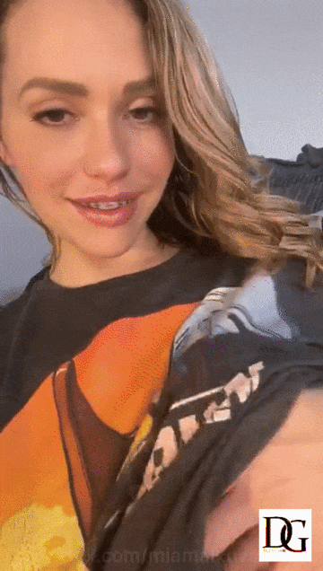 Horny Blonde Amateur Flaunts Her Big Tits on OnlyFans picture 1 of 1