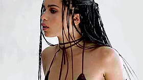 Zoe Kravitz - Petite Goddess Pouts & Teases'