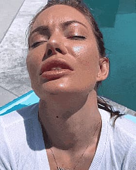 Soaked Teen Fingers Herself to a Squirting Orgasm'