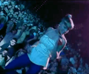 Fergie's slutty stage grind gets me rock hard picture 1 of 1