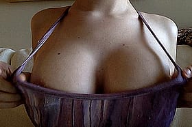 Purple Passion Amateur Titty Flash'